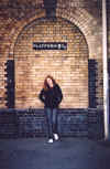 London 2003 Platform2.jpg (168246 bytes)