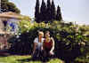 Rome 2001 Isa en ik voor planten.jpg (179577 bytes)